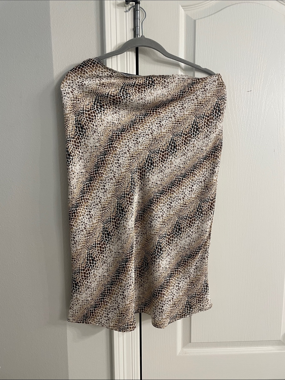 3 for $10 Add to bundle 
Must Have Neutral Animal-Print Midi Skirt - Beige Brown